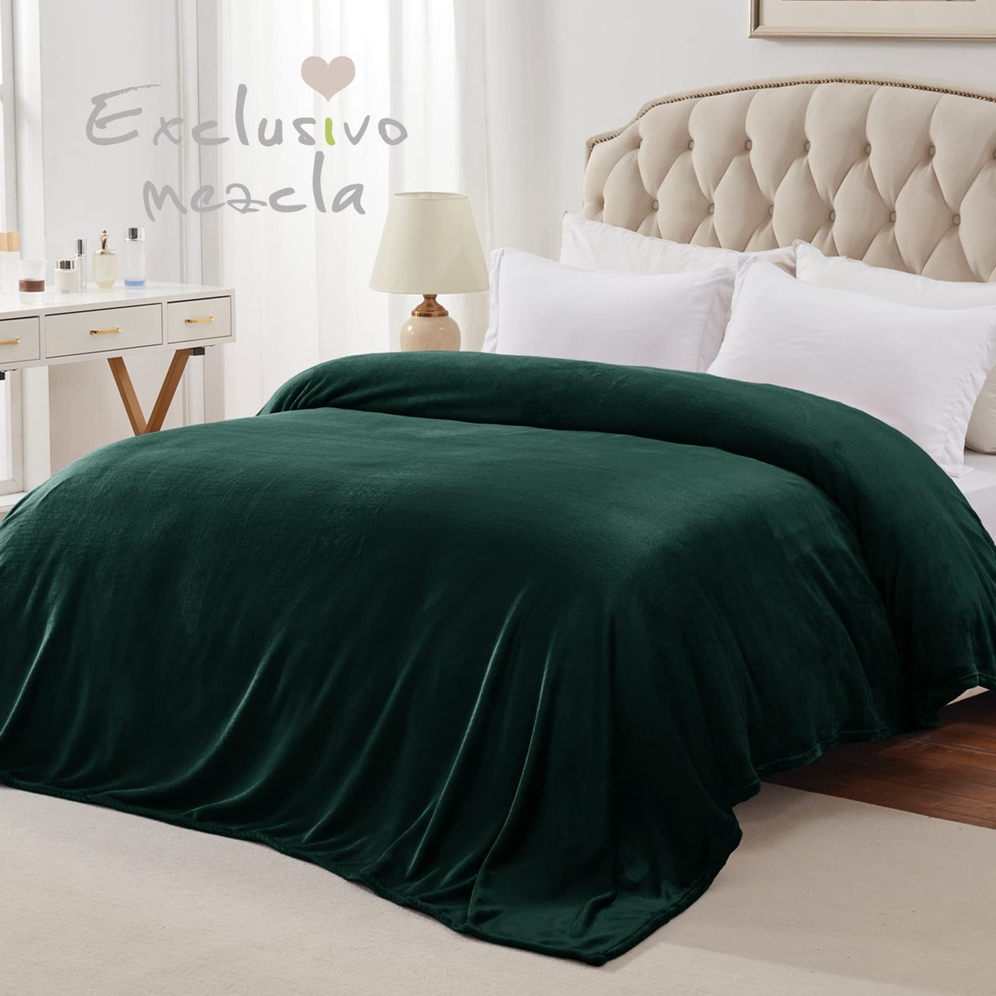 Exclusivo Mezcla Queen Size Blanket, 230 x 230 CM Fleece Velvet Plush Bed Blanket, Soft, Lightweight, Warm and Cozy Blanket as Bedspread, Coverlet, Bed Cover, Forest Green Blanket Queen (230 x 230 CM)