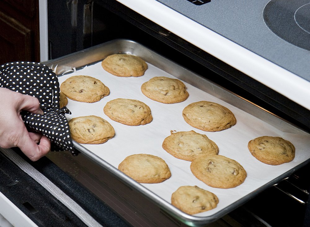 HaWare Baking Tray Set of 4, Stainless Steel Baking Sheet –Rimmed Pan Baking Sets -Healthy & Non Toxic, Easy Clean & Dishwasher Safe (Large Size)