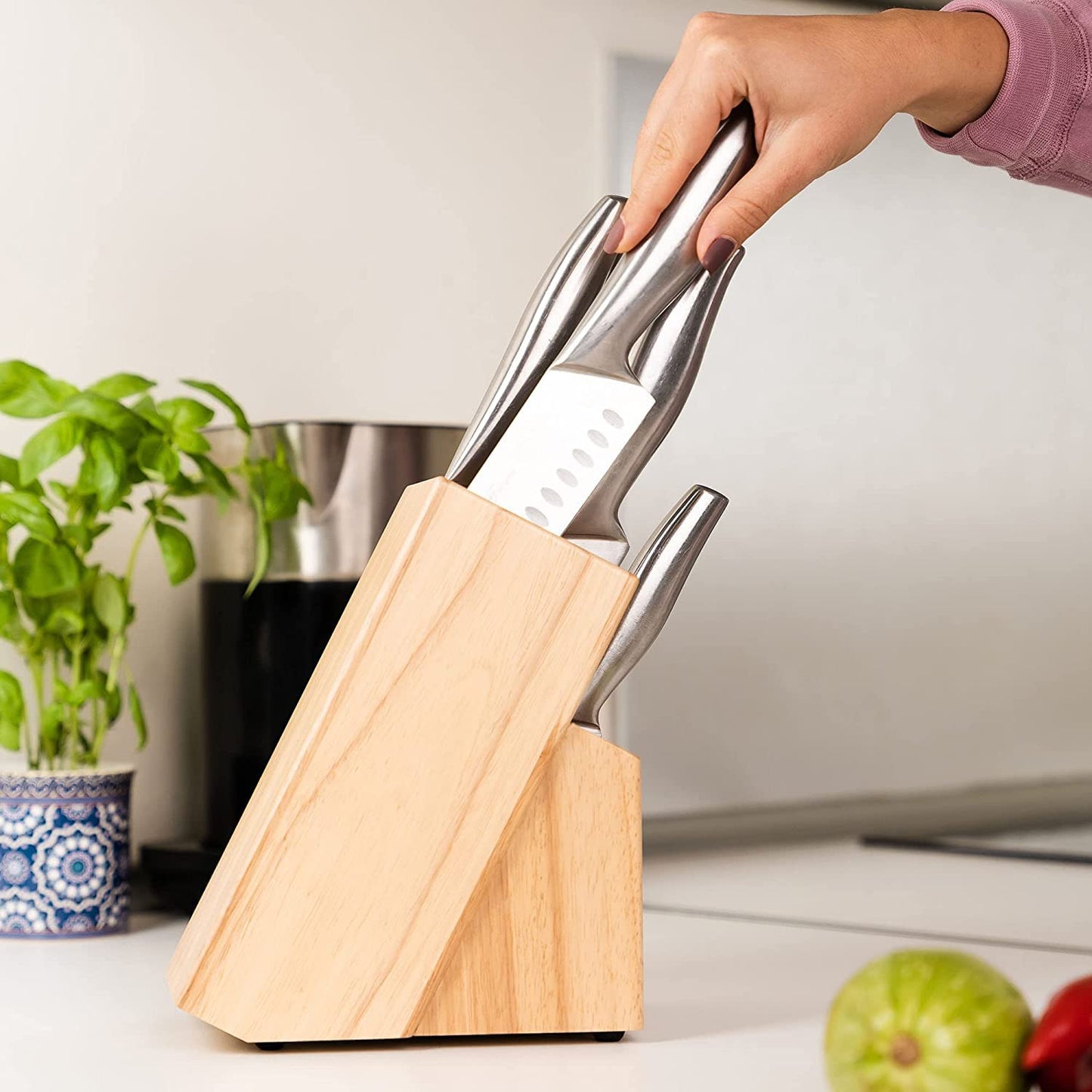 Coninx Knife Block RubberWood - Safe & Easy Universal Knife Block Solution - Convenient and Secure Knife Support Without Knives to Save Space and Find Your Knives Easily – Universal Knife Holder Malaysian Oak