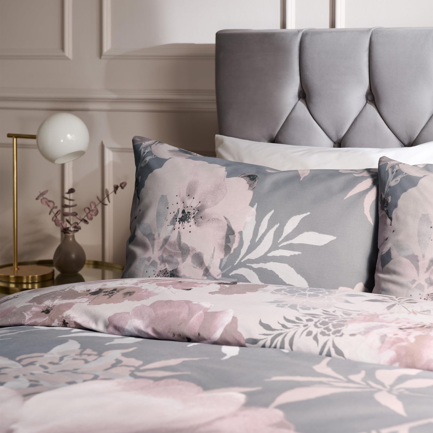 Catherine Lansfield Dramatic Floral Reversible Double Duvet Cover Set with Pillowcases Grey Double Duvet Set