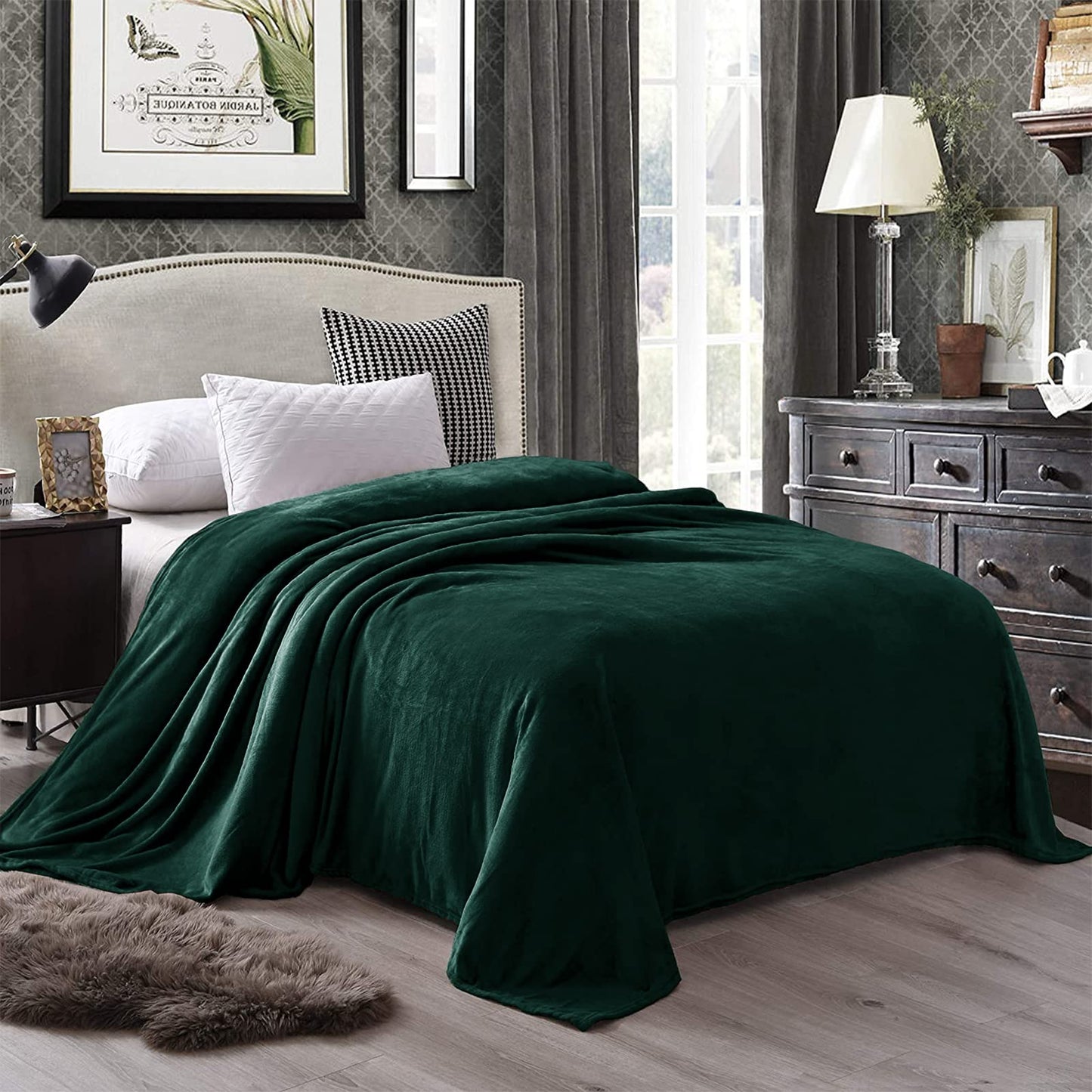 Exclusivo Mezcla Queen Size Blanket, 230 x 230 CM Fleece Velvet Plush Bed Blanket, Soft, Lightweight, Warm and Cozy Blanket as Bedspread, Coverlet, Bed Cover, Forest Green Blanket Queen (230 x 230 CM)