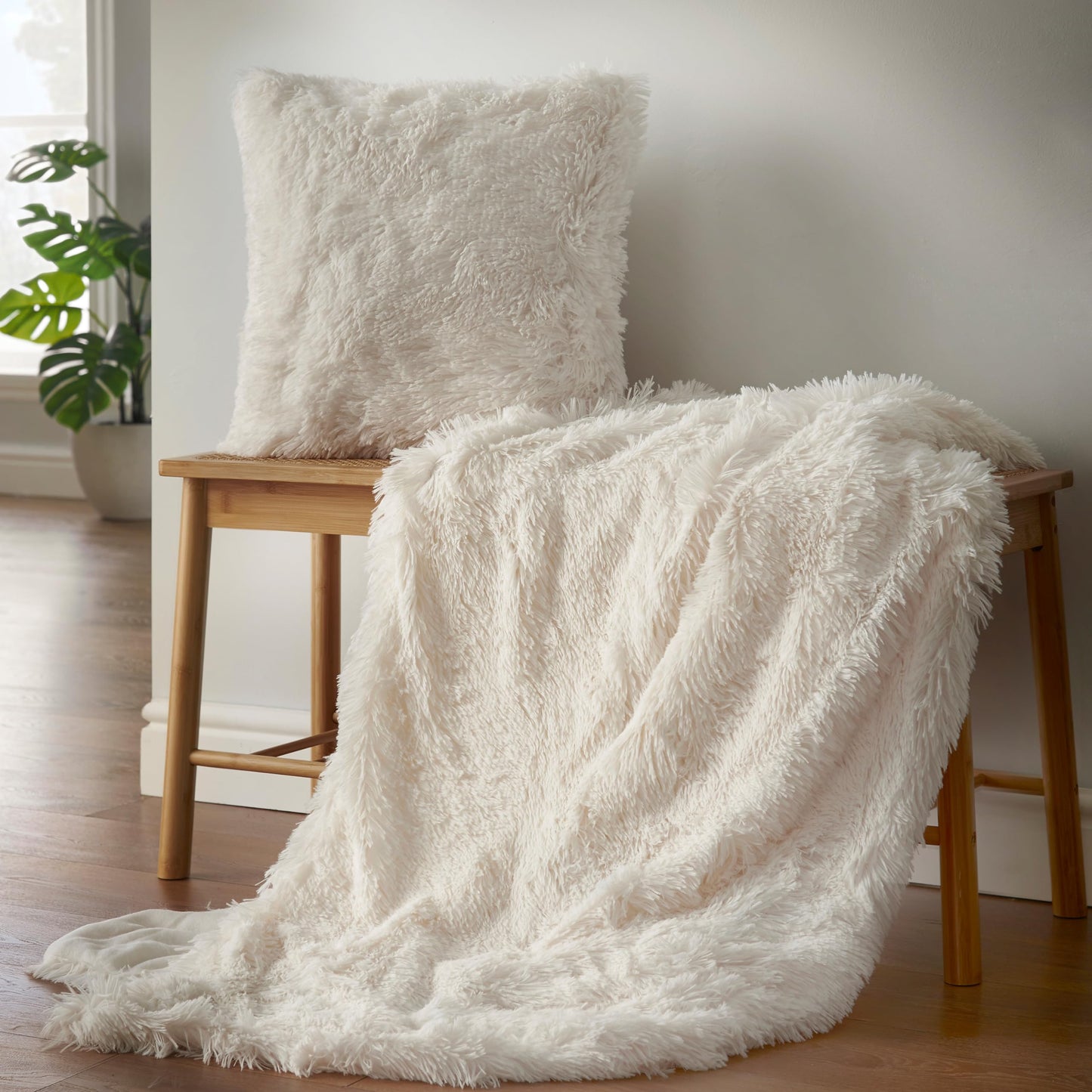 Catherine Lansfield Cuddly Deep Pile 150x200cm Blanket Throw Cream