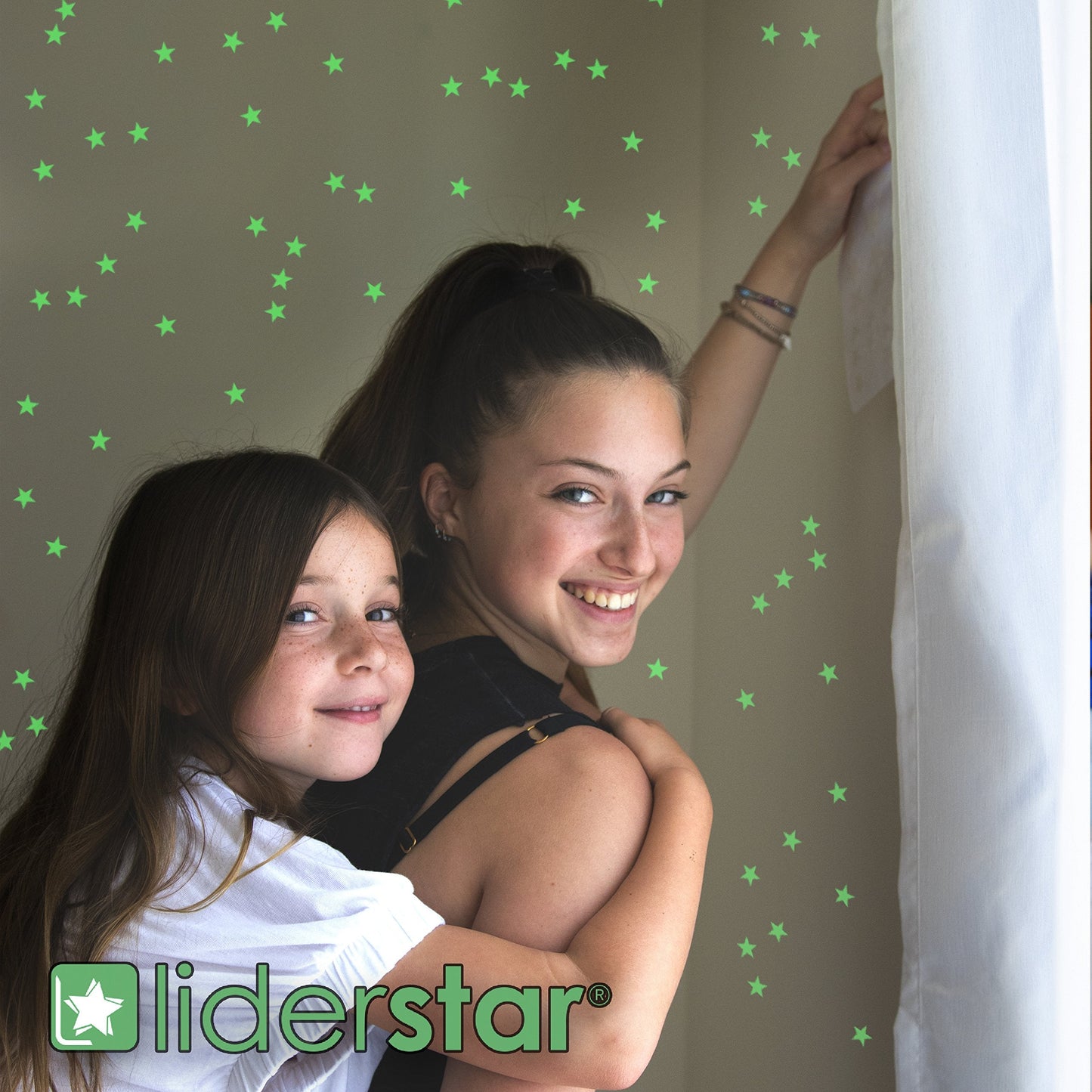 LIDERSTAR Glow in The Dark Stars and Moon for Ceiling, Luminous Stars and Moon Wall Decal, for Child's Rooms Wall Decor,Sticky Fluorescence Stars,Gift for boy and Girl Include Affirmation Card Green